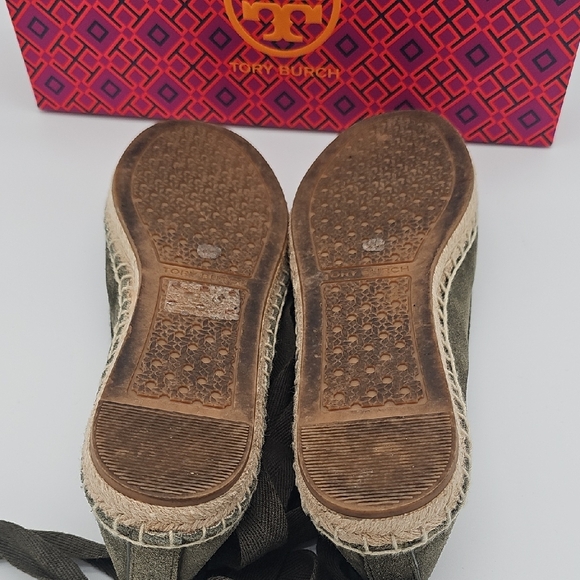 Pre- Loved Authentic Tory Burch Olive Green Espadrille Flats - Picture 5 of 14